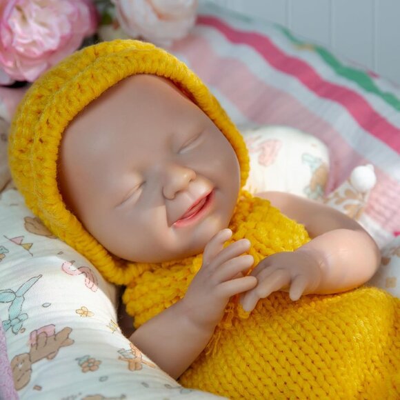 16 inch Realistic Full Silicone Baby Doll Girl Eye Closed Lifelike Reborn Girl - Picture 6 of 7